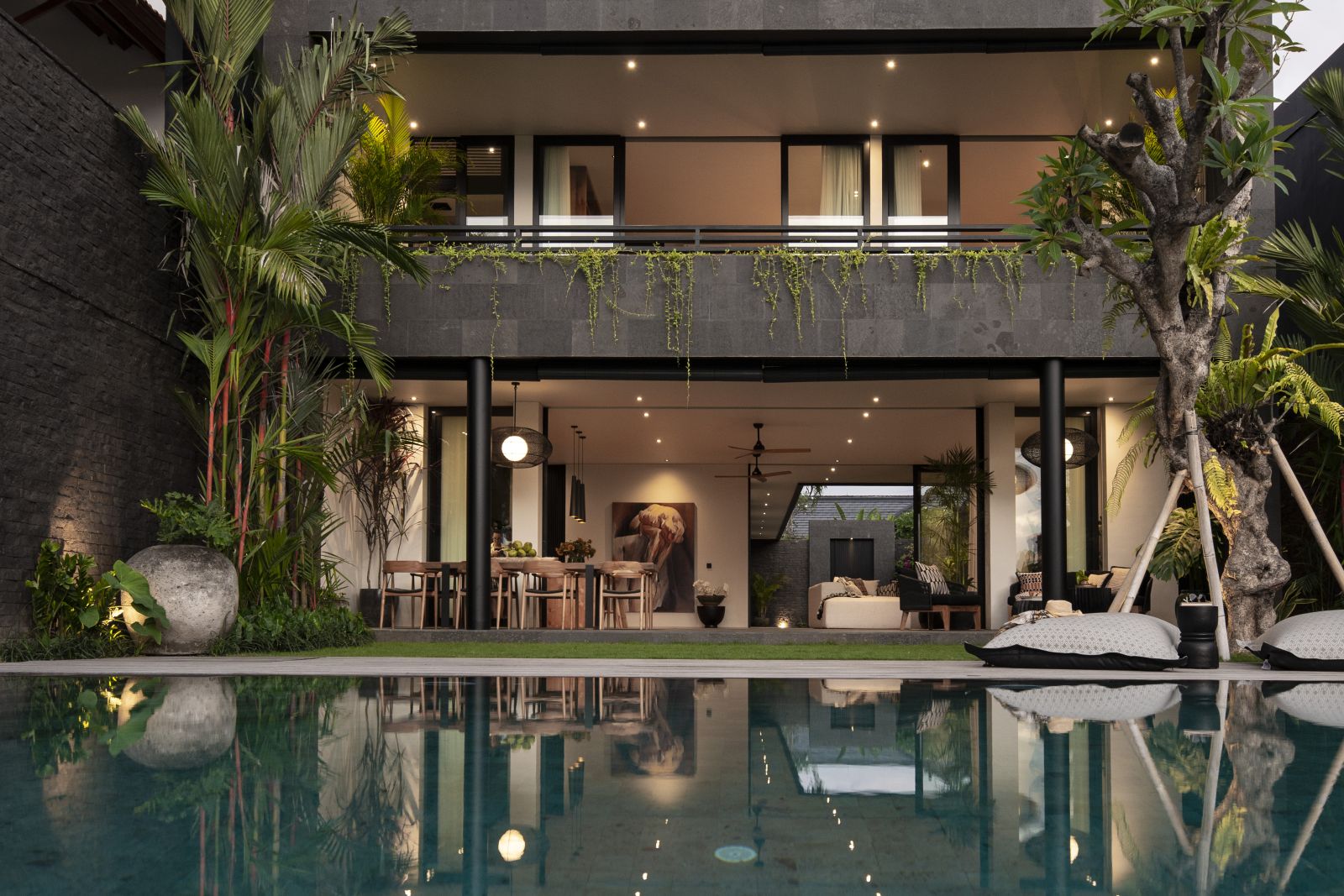 PICTURESQUE MONOCHROMATIC HOME